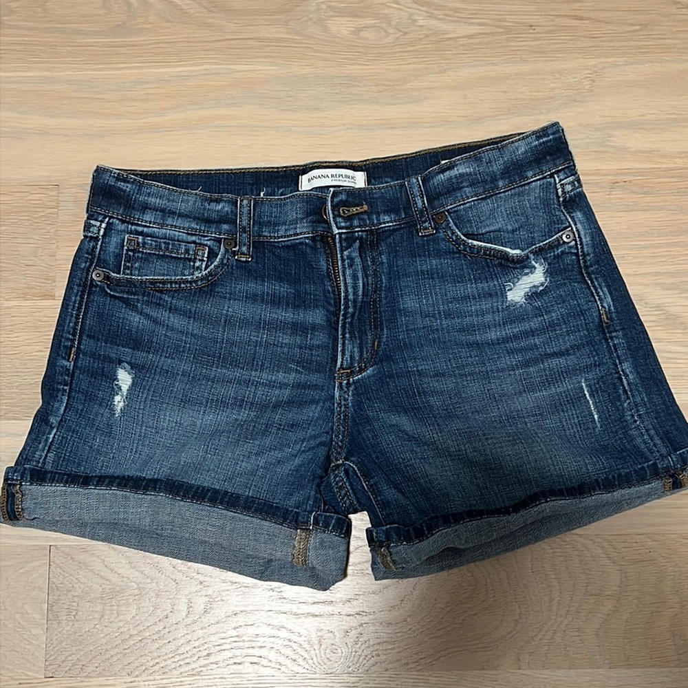 Banana Republic Roll Up Short - Size 27